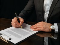 5 ejemplos de malas prácticas en una empresa con sus empleados